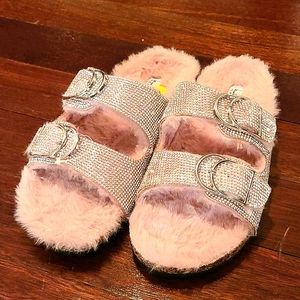 🌸Nicole Miller’s Sparkle Slip on Slide Slippers🌸